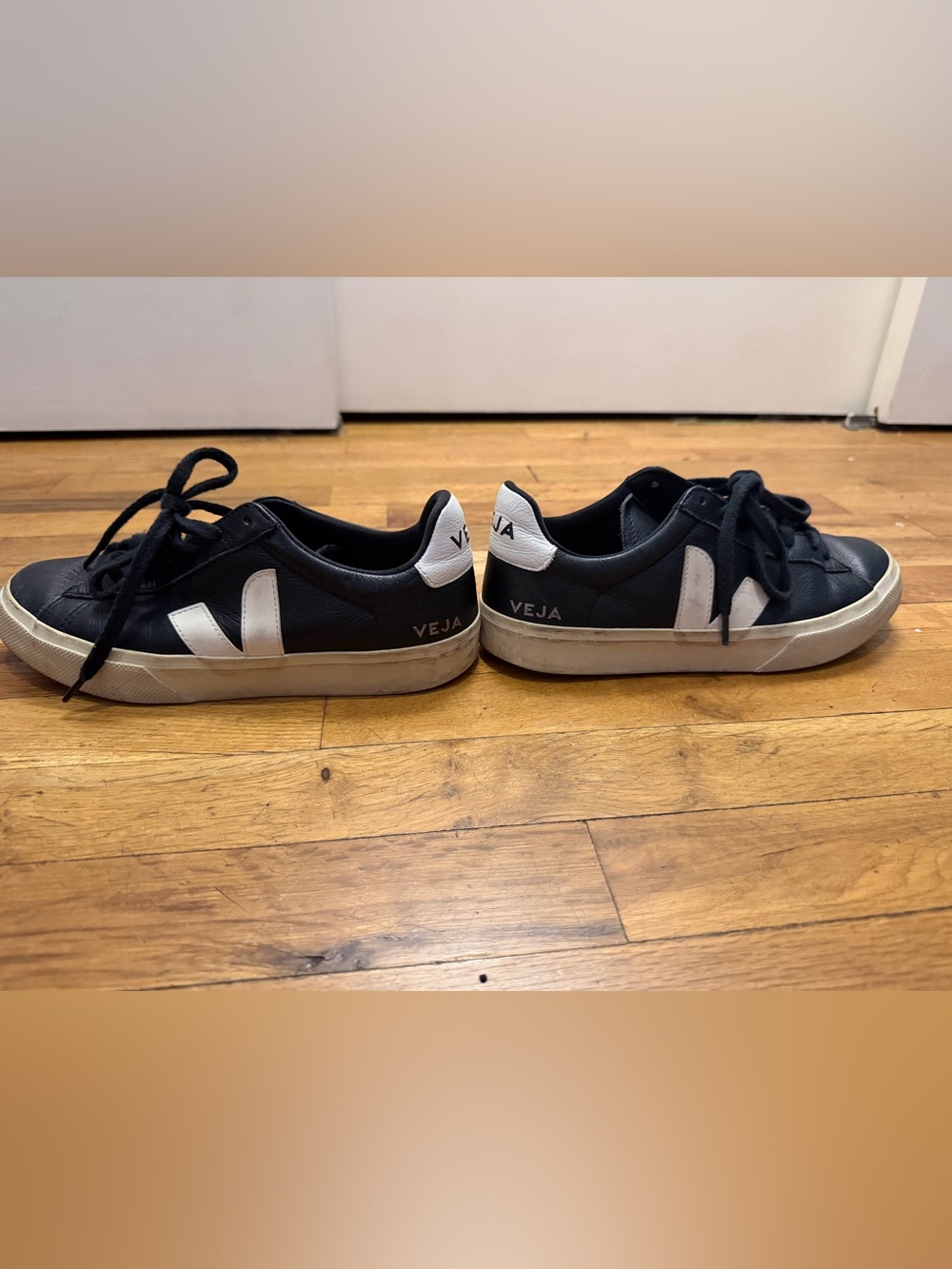 VEJA Campo Leather Women’s Black/white Low-Top Sneakers - used - good EU 39